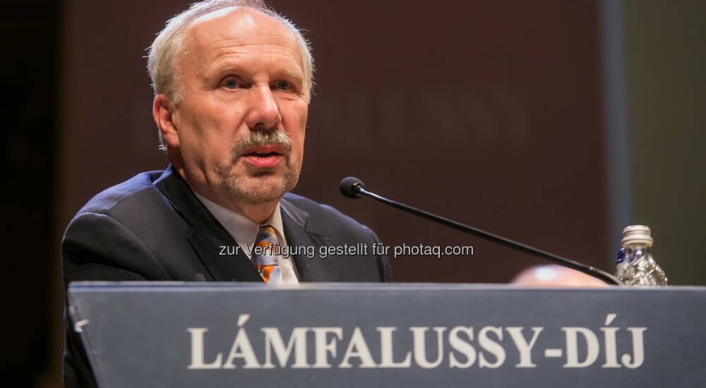 Ewald Nowotny (OeNBGouverneur) erhält den LamfalussyPreis der