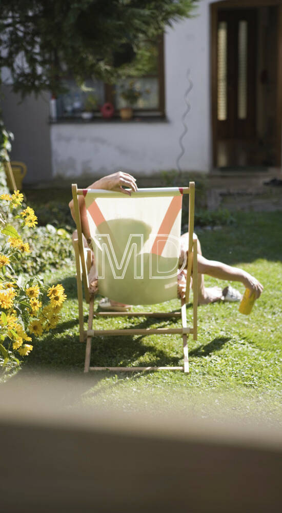 Liegestuhl Bild 8044 // Sommer