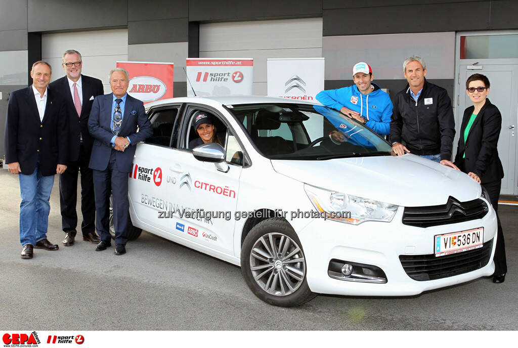 Geschaeftsführer Anton Schutti (Sporthilfe), Generaldirektor Cornelius Grzimek (Citroen), Praesident Heinz Hofer (ARBOE), Ina Meschik, Wilhelm Denifl (AUT), Michael Konsel und CEO Karin Schmidt-Mitscher (UniCredit Leasing Austria). (Foto: GEPA pictures/ Philipp Brem) (20.09.2013) 