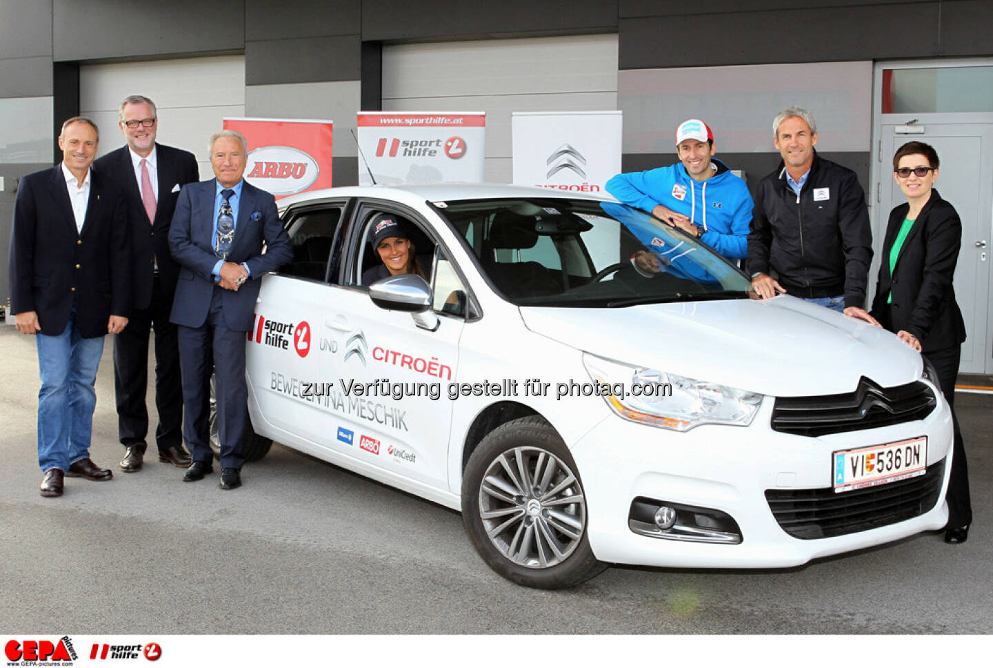 Geschaeftsführer Anton Schutti (Sporthilfe), Generaldirektor Cornelius Grzimek (Citroen), Praesident Heinz Hofer (ARBOE), Ina Meschik, Wilhelm Denifl (AUT), Michael Konsel und CEO Karin Schmidt-Mitscher (UniCredit Leasing Austria). (Foto: GEPA pictures/ Philipp Brem)
