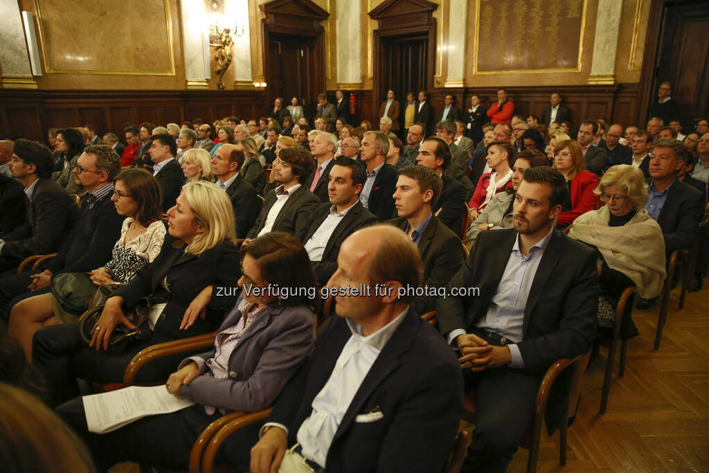 Interessierte Zuschauer, © Go ahead/pipeliner (20.09.2013) 