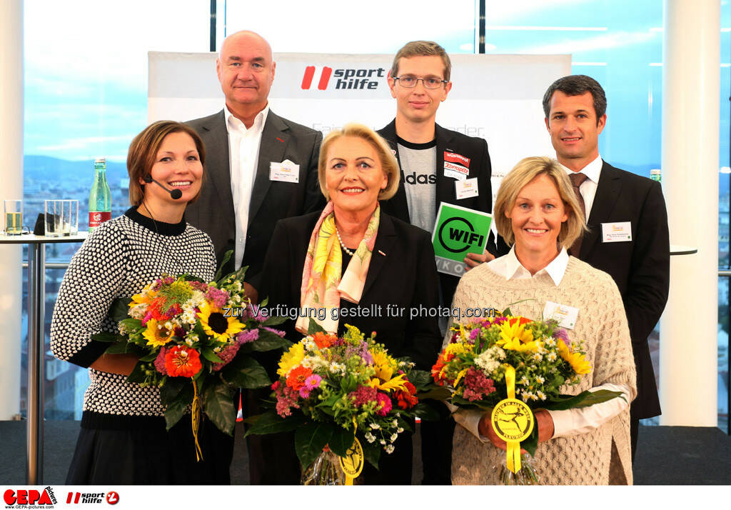 Hans Peter Trost (ORF), Guenter Matzinger (AUT), Horst Nussbaumer (hinten von links), Moderatorin Sandra Baierl, Anna Maria Hochhauser (WKO) und Kate Allen (vorne von links). (Foto: GEPA pictures/ Mario Kneisl) (25.09.2013) 