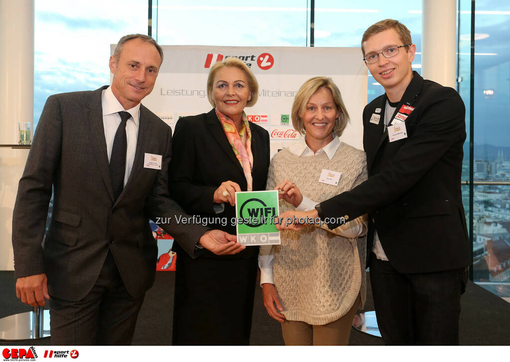 Geschaeftsfuehrer Anton Schutti (Sporthilfe), Anna Maria Hochhauser (WKO), Kate Allen und Guenter Matzinger (AUT). (Foto: GEPA pictures/ Mario Kneisl) (25.09.2013) 