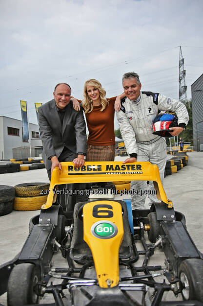 Gerald Hanisch (CEO RM), Silvia Schneider, Leo Jindrak (Vorstandsmitglied Bäko), © Rubble Master HMH GmbH (27.09.2013) 