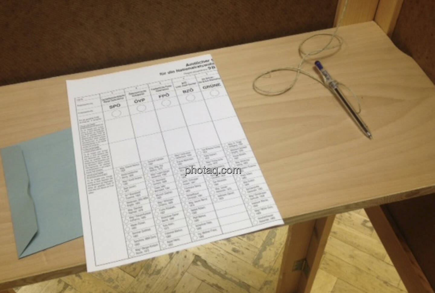Wahlzettel, siehe auch http://www.christian-drastil.com/2013/09/26/wahl_2013_acht_parteien_im_borse-qa_borsefreundlich_sind