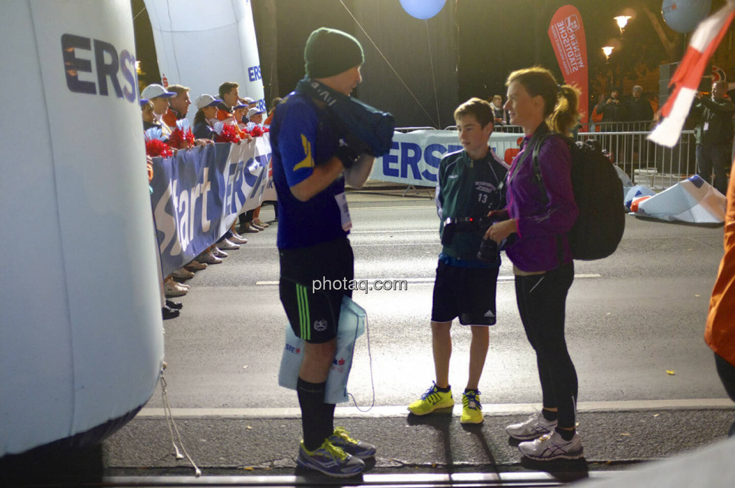 Erste Bank Vienna night run 2013, Christian Drastil, Nikolas und Martina Draper vor dem Start