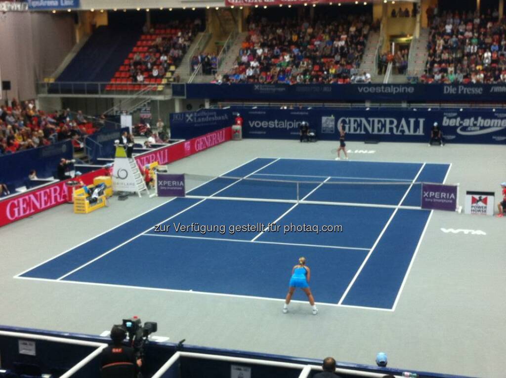 WTA Linz: Niculescu:Ivanovic , © Erhard Salchenegger (15.12.2012) 