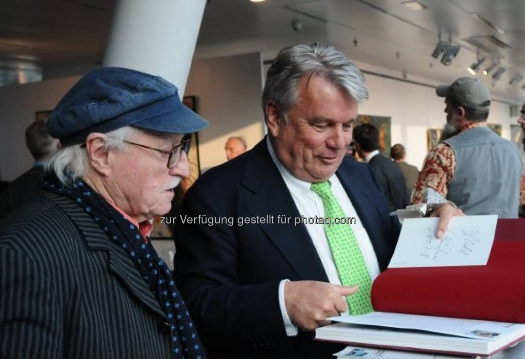 Hans Staudacher mit Hans Peter Haselsteiner, © Strabag Kunstforum (05.10.2013) 