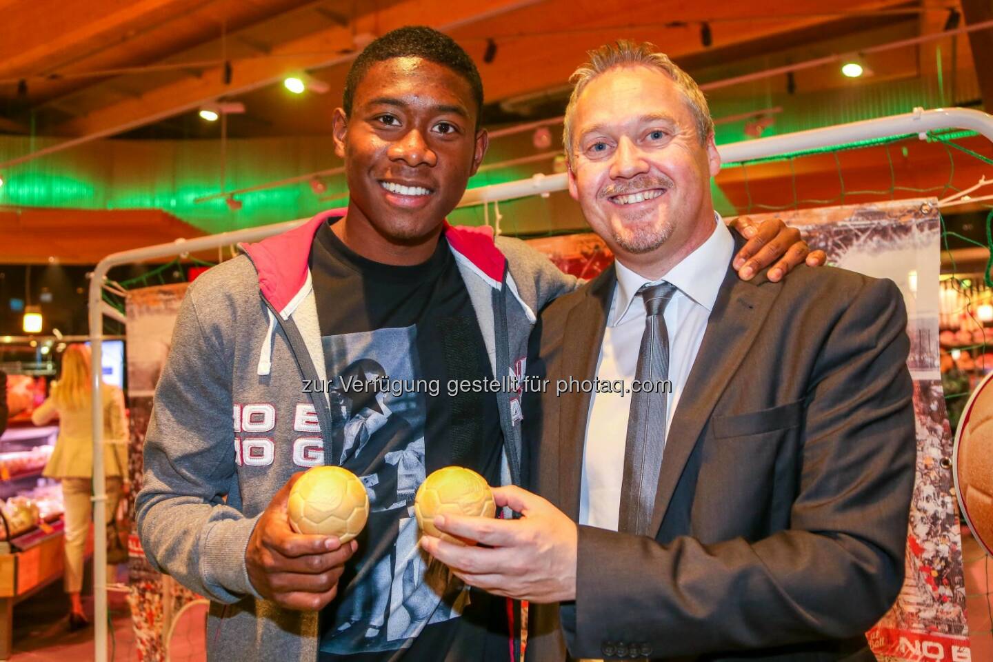 Maximarkt Neueröffnung Anif, Salzburg: David Alaba, Thomas Schrenk, (Bild: wildbild)