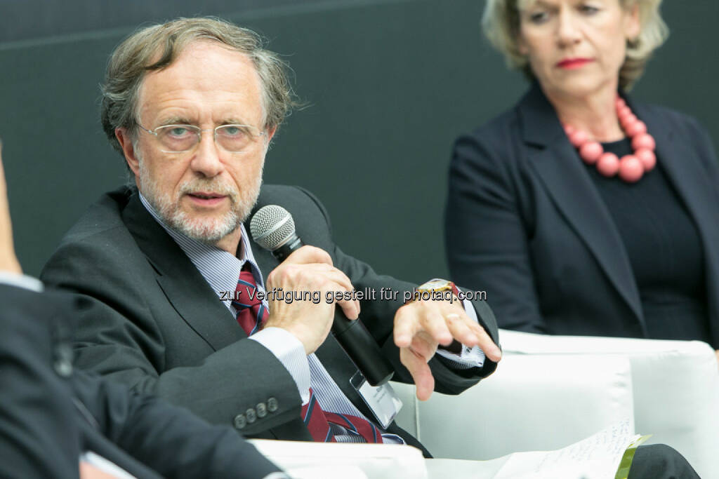 Friedrich Rödler, Vorsitzender des AR, Erste Group Bank AG, Viktoria Kickinger, Geschäftsführende Gesellschafterin, Inara, GmbH, © Martina Draper für das Aktienforum (30.10.2013) 