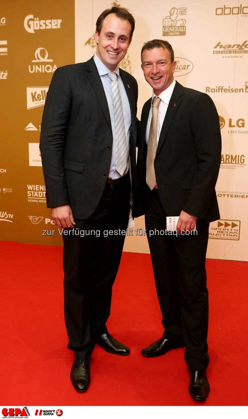 Florian Gosch (OEOC) und Cheftrainer Alexander Pointner (AUT). Foto: GEPA pictures/ Christian Walgram