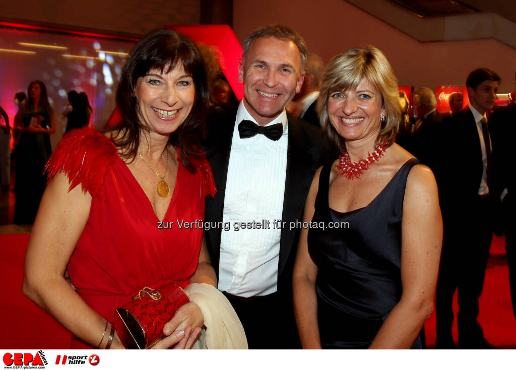 Claudia Kristofics-Binder mit Begleitung. Foto: GEPA pictures/ Hans Oberlaender (02.11.2013) 