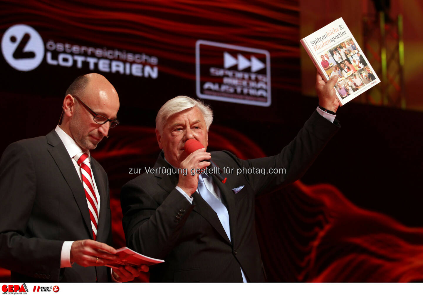 Moderator Tom Blaeumauer und Werner Matt. Foto: GEPA pictures/ Markus Oberlaender