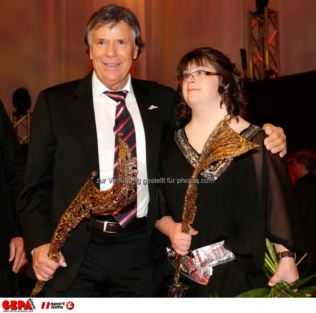 Praesident Peter Schroecksnadel (OESV) und Theresa Breuer (AUT). Foto: GEPA pictures/ Walter Luger (02.11.2013) 