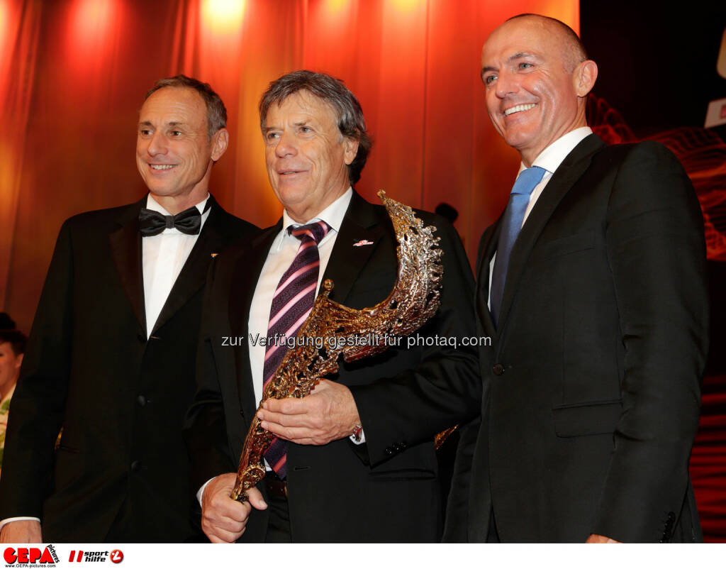 Geschaeftsfuehrer Anton Schutti (Sporthilfe), Praesident Peter Schroecksnadel (OESV) und Verteidigungs- und Sportminister Gerald Klug. Foto: GEPA pictures/ Walter Luger (02.11.2013) 