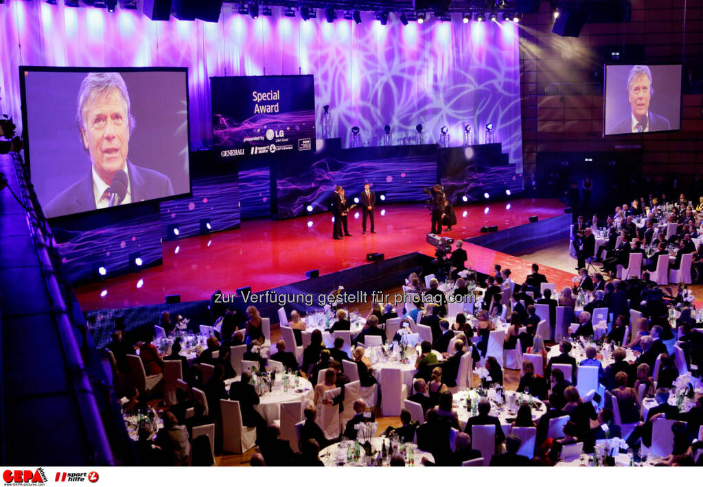 Peter Schroecksnadel (OESV) auf einer Videowall. Foto: GEPA pictures/ Walter Luger (02.11.2013)