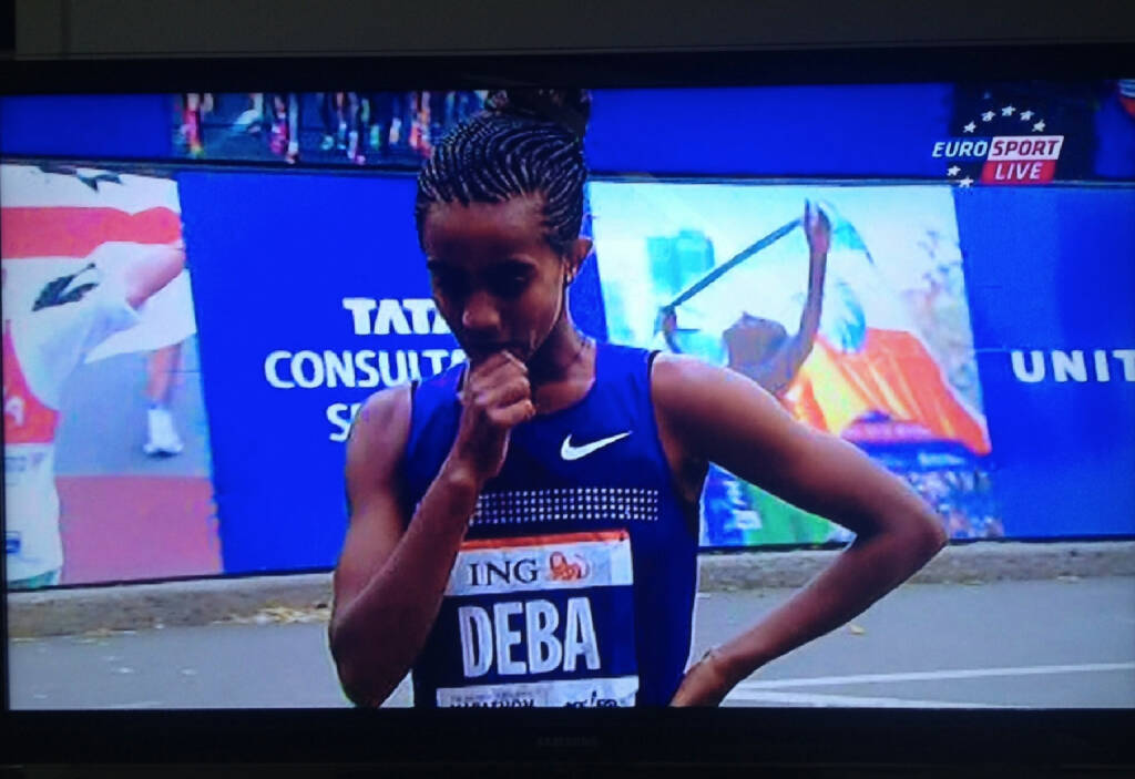 ING Deba - Buzunesh Deba aus Äthiopien hatte beim NYC-Marathon bis KM37 geführt, wurde 2. (c) Eurosport (04.11.2013) 