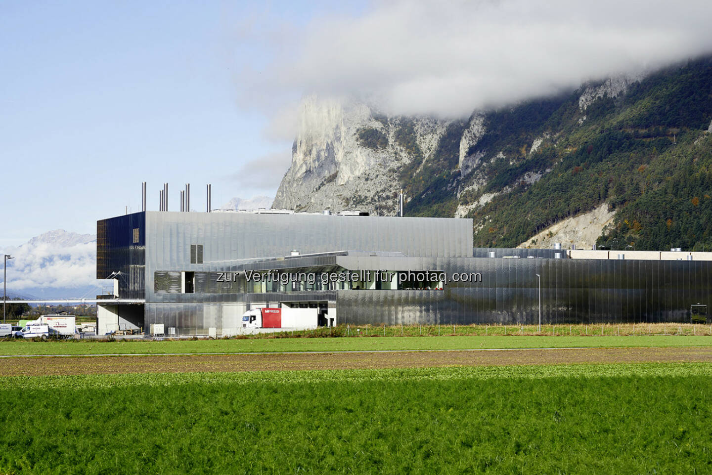 Mpreis setzt auf Gasmotorentechnologie von GE Jenbacher, Neues Blockheizkraftwerk versorgt Zentrale der Supermarktkette mit Strom und Wärme (Bild: GE Jenbacher)