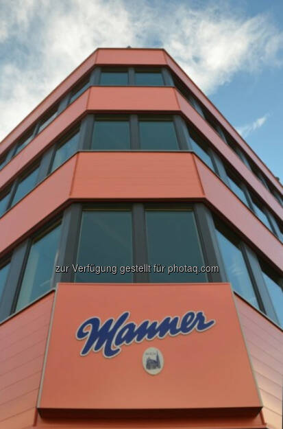 Erste Group Immorent baute ein neues Bürogebäude auf dem Firmensitz der Josef Manner & Comp. AG in Wien-Hernals und übernahm bei diesem Projekt auch die Finanzierung, die Projektsteuerung und die Generalplanung. Nach rund einem Jahr Bauzeit wurde das Bürogebäude nun feierlich eröffnet. Das Projekt verfügt über eine gesamte Bruttogeschoßfläche von rund 3.000 m² (c) Erste Group Immorent (15.11.2013) 
