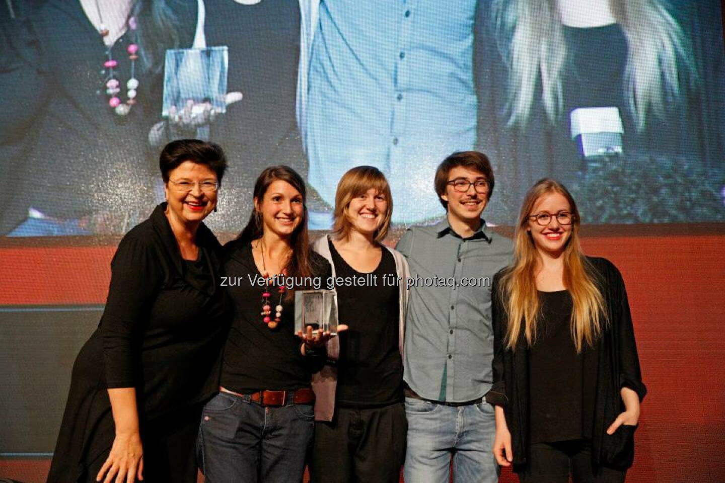 Der Publikumspreis in der Kategorie Open ging an Melanie Schneider und ihr Team für den Kurzfilm Freeze it. 30 Cameras. One Moment