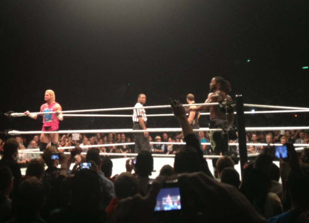 Dolph Ziggler kam beim Publikum besonders gut an, weniger Dean Ambrose, mittel Kofi Kingston (17.11.2013) 