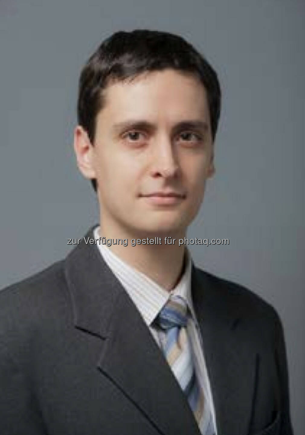 Zoltán Árokszállási ist neuer Senior Analyst in der Erste Group Bank AG in Wien. In seiner neuen Funktion ist er für den Bereich CEE Makro sowie die FI und FX- Märkte der Region zuständig (c) Aussendung