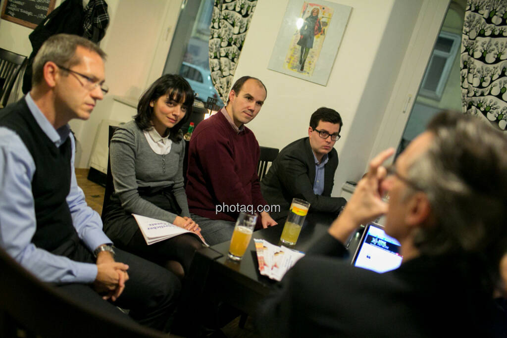 Günther Artner (Erste Group), Alina Costache (Odyssey PR, London), Bernhard Dörflinger (TeleTrader), Klaus Fahrnberger (bet-at-home.com)
, © bsn/Martina Draper (28.11.2013) 