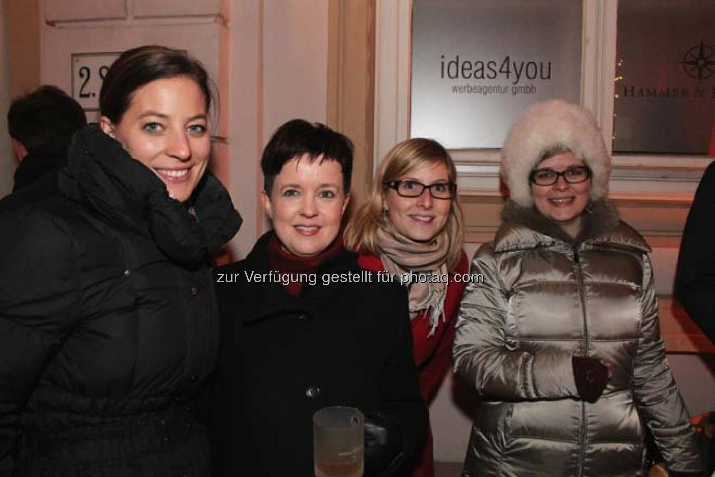 Anna Niederhofer (Post), Silvia Wendecker (Wiener Börse), xx, Teresa Schinwald (RCB)