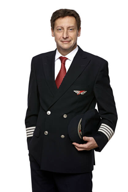 Gerhard Pitsch (48) ist neuer Chefpilot bei Austrian Airlines. Er wird per 1. Jänner 2014 die Nachfolge von Rolf Brand antreten, der mit Jahreswechsel zur SWISS zurückkehrt. Pitsch übernimmt damit als „Postholder Flight Operations“ die Leitung des Flugbetriebs der Tyrolean Airways, in der der gesamte Flugbetrieb der Austrian Airlines gebündelt ist. (13.12.2013) 