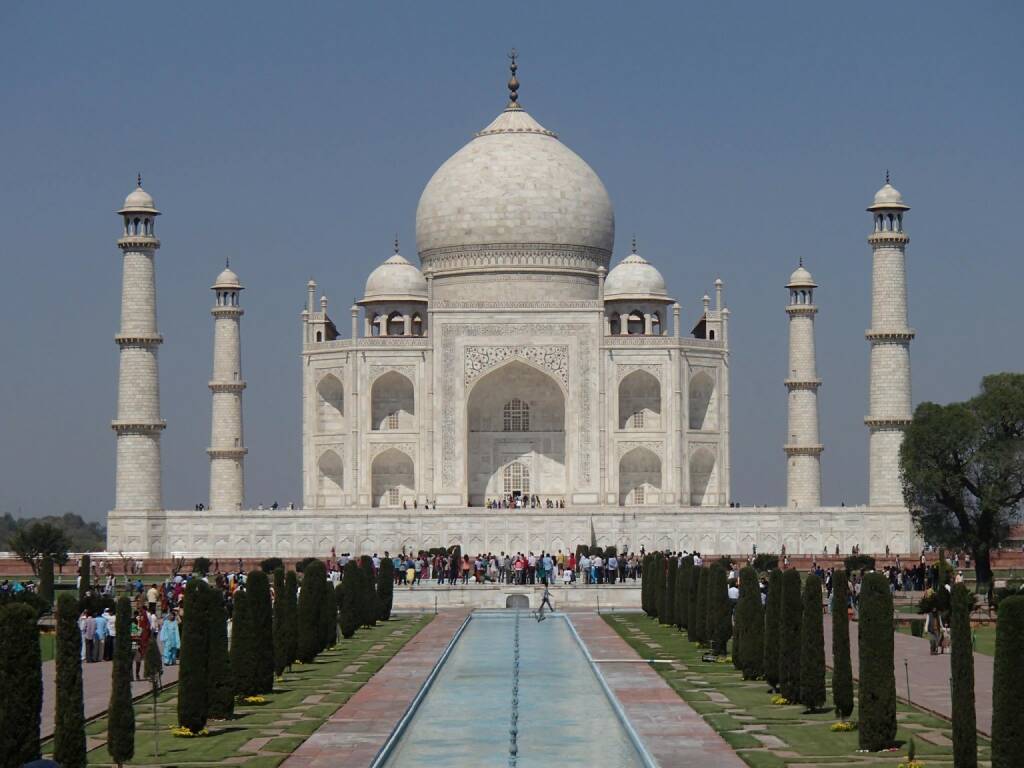 Nina Haas, osb: Learning Journey mit osb-Consulting nach Indien, ein Land voller Kontraste. Wir treffen viele Unternehmerpersönlichkeiten, Wissenschafter usw. und lernen eine Menge über das Bild von Europa an einem anderen Ende der Welt, über eine andere Kultur beim Geschäfte-Machen, über Markt-Potenziale und über Geschwindigkeit ..., © beigestellt (03.01.2014) 