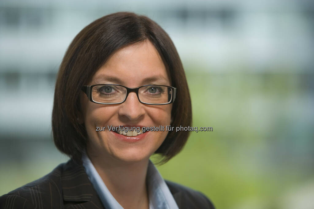 Karin Sonnenmoser: Der Aufsichtsrat der Zumtobel AG hat sie zum neuen Finanzvorstand der Zumtobel AG ernannt. Die 44-jährige Diplom-Kauffrau wurde für drei Jahre bestellt und wird ihre Tätigkeit zum 1. Mai 2014 aufnehmen (c) Zumtobel (07.01.2014) 