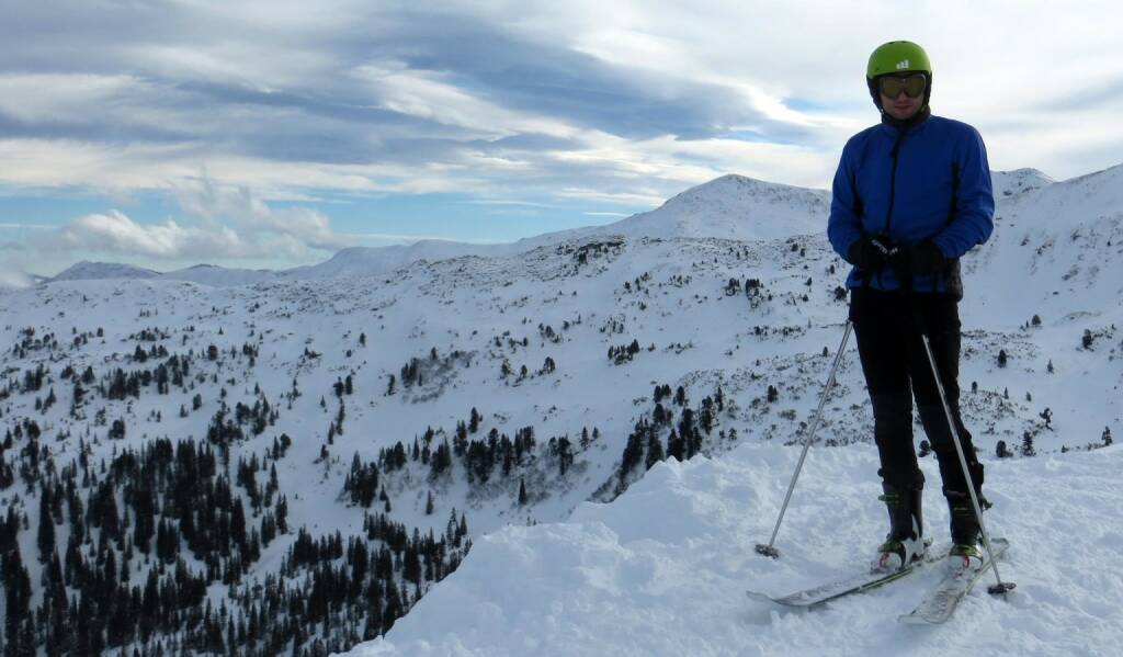 wikifolio-Chef Andreas Kern auf der Planner Alm. Schifahren mit wikifolio-Helm (07.01.2014) 