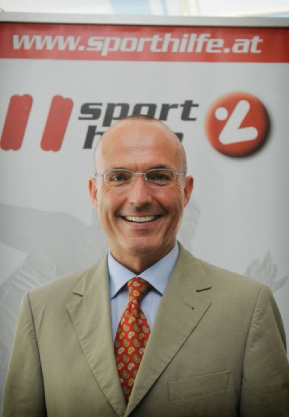 Sporthilfe-Präsident Gerald Klug - Unter dem Leitsatz „Die Besten am besten fördern“ wurde bei der heutigen Vorstandssitzung der Österreichischen Sporthilfe im Haus der Lotterien beschlossen, die individuellen Förderungen für die Sporthilfe-Athleten zu erhöhen. (Bild: Sporthilfe)
