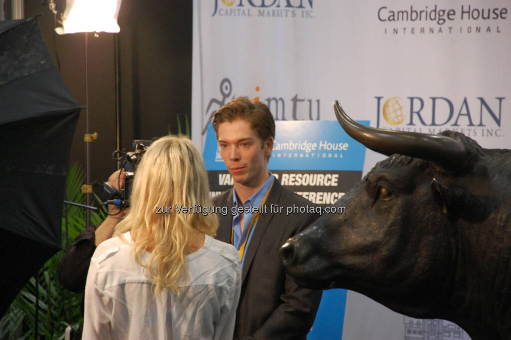 Let The Bull Run - Interview with David Duggan, President of Viral Network Inc., © Zimtu Capital Corp. (20.01.2014) 