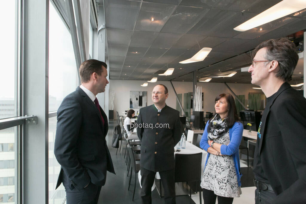 Gerhard Kürner (voestalpine), Paul Rettenbacher (THI), Stephanie Bauer (voestalpine), Josef Chladek, © finanzmarktfoto.at/Martina Draper (24.01.2014) 