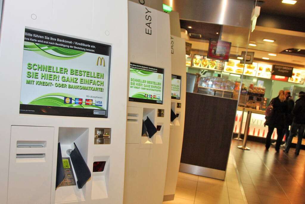 Self-Order-Kiosk bei McDonald's in der Mariahilfer Straße 85-87
(C) PayLife, © McDonald's (Homepage) (26.01.2014) 