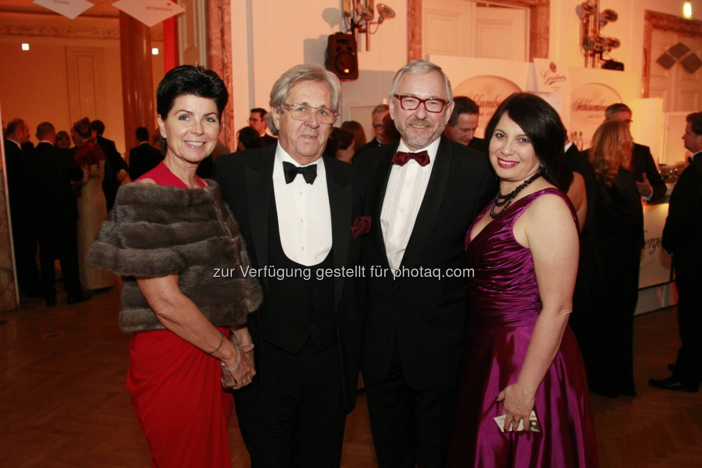 Alfons Metzger und Gattin, Rudolf Schicker und Gattin, Immobilienball 2014 (Foto: epmedia)