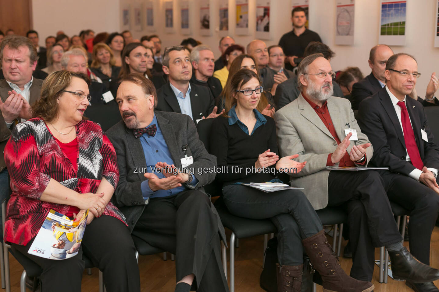 Bernhard Heinzlmaier gab im TÜV Austria Forum in Wien seinen Vortrag Jugend und Sicherheit