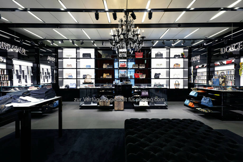 Flughafen Wien Shops: Dolce & Gabbana, Christ, Swarovski, und Versace., © Flughafen Wien (05.02.2014) 