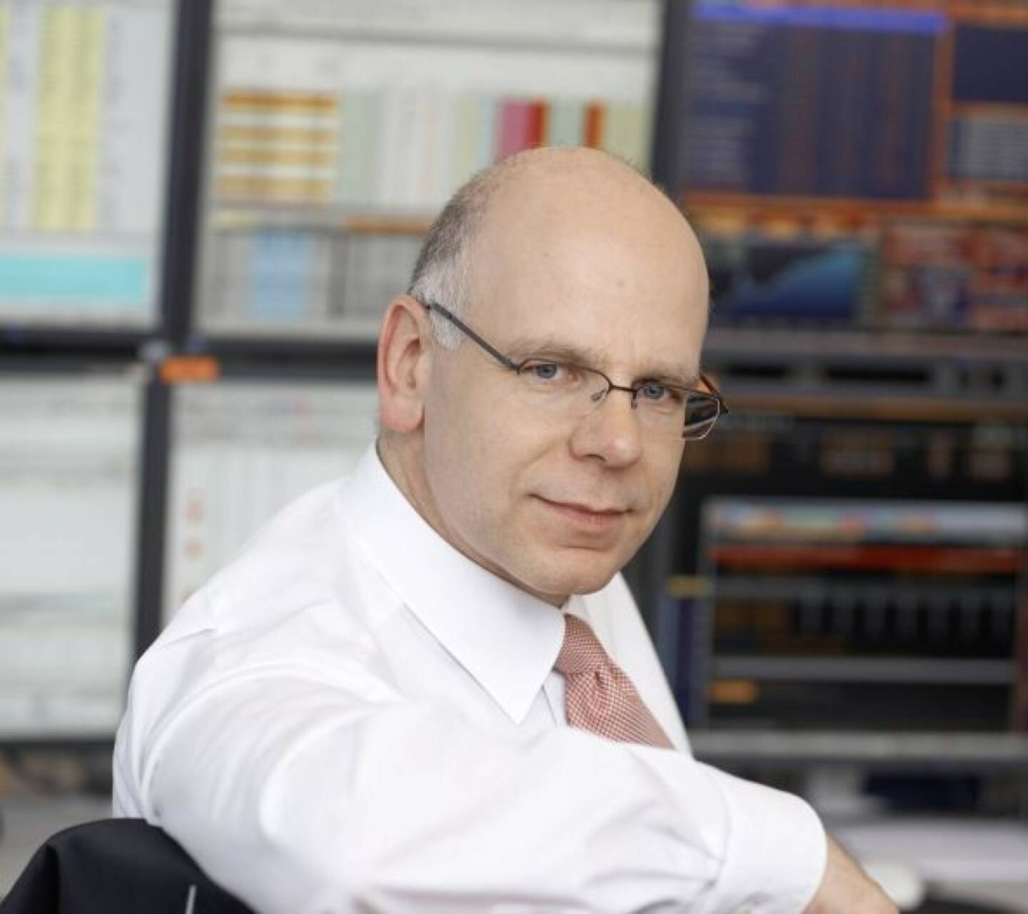 Klaus Stopp, Leiter Skontroführung Renten, Baader Bank AG, bringt wöchentlich die Baader Bond Markets als Newsletter. Auszüge ab sofort jeden Donnerstag bei uns im Börse Social Network, vgl. http://boerse-social.com/2014/02/06/neue_bonds_von_accor_o2_luxottica_cargill_verizon_bzw_lost_die_ezb_bald_die_fed_als_liquiditatsspender_ab_klaus_stopp