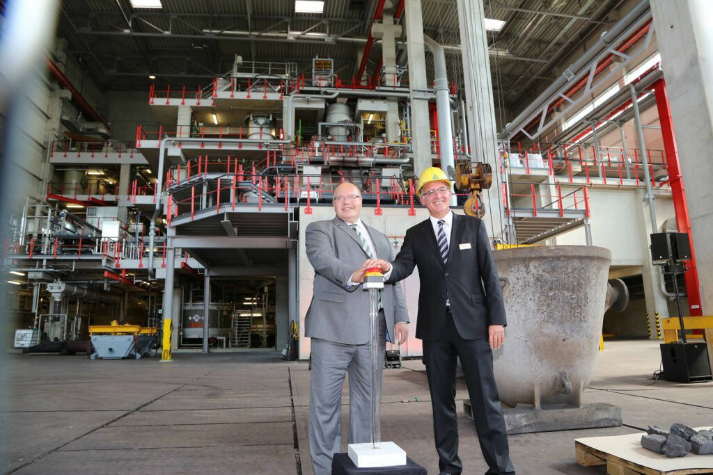 Einweihung Anodenschlammanlage: Knopfdruck durch Peter Altmaier und Peter Willbrandt am 16.08.2013, (C) Fotostudio-Hagedorn.com, © Aurubis AG (Homepage) (06.02.2014) 