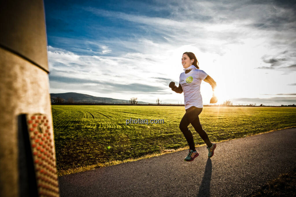 Anita Auttrit, runplugged, Smeil-Shirt in der bet-at-home edition, © finanzmarktfoto.at/Martina Draper (09.02.2014) 