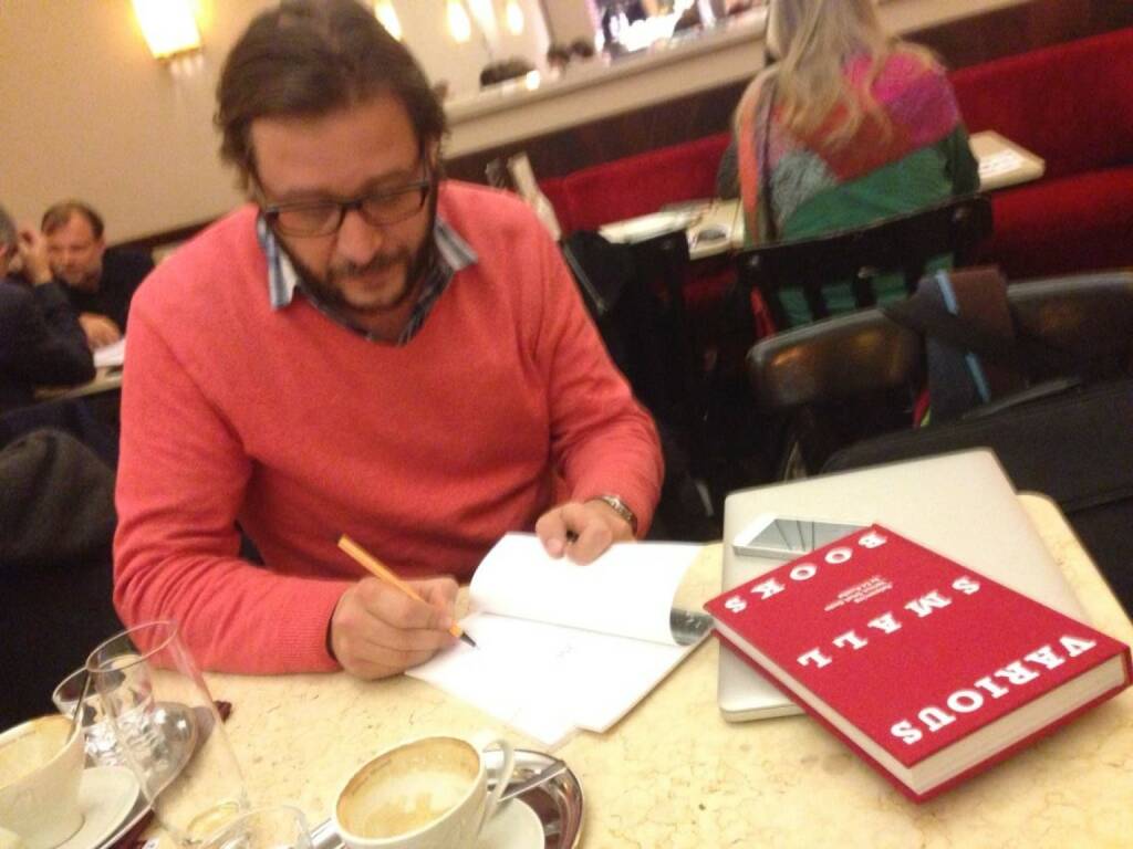 Mit Hermann Zschiegner im Cafe Museum, Creative Director http://www.two-n.com - im Talk über Fotobücher und die Börse, Visualisierungen und eine mögliche Kooperation für http://boerse-social.com (10.02.2014)