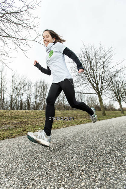 Anita Auttrit, runplugged, Smeil-Shirt in der bet-at-home edition, © finanzmarktfoto.at/Martina Draper (15.02.2014) 