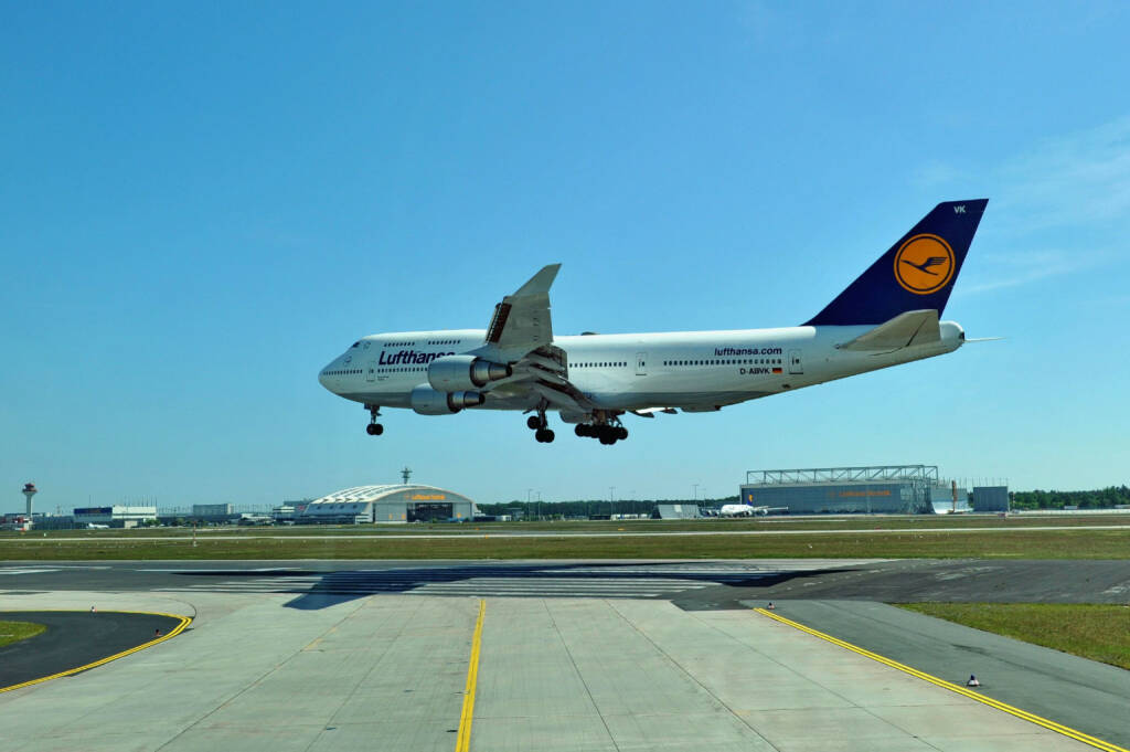 Lufthansa Boeing B747-400 Landung, (C) Kerstin Roßkopp, © Lufthansa AG (Homepage) (17.02.2014) 