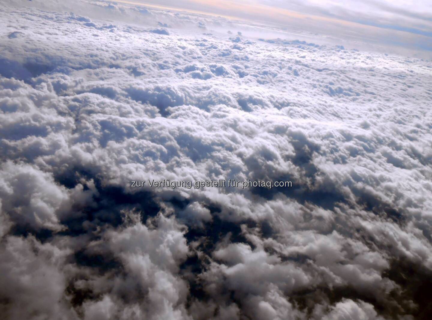 Above the Clouds, Wolken (2014)