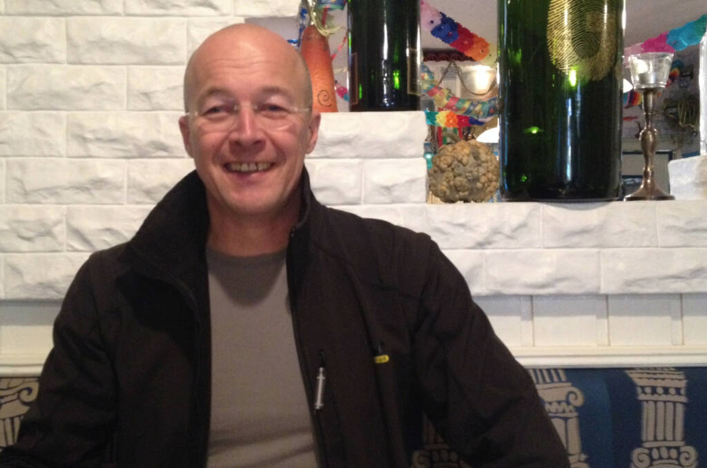 Mit dem Wertpapier-, Vertriebs- und Gleitschirmexperten Charly Mauracher im Rembetiko Ideen für http://www.runplugged.com und http://www.boerse-extrem.com aushecken (18.02.2014)