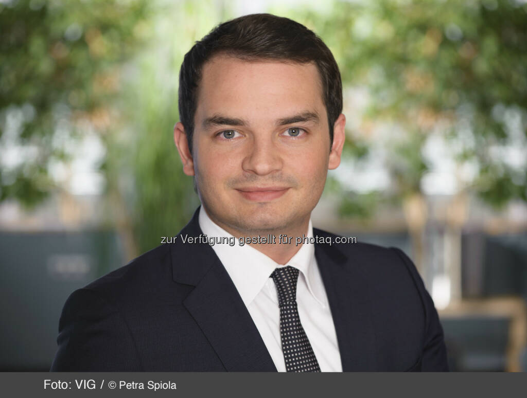 Emir Halilovic, Investor Relations VIG (c) Petra Spiola http://boerse-social.com/launch/aktie/vienna_insurance_group, © die jeweiligen Unternehmen (18.02.2014) 