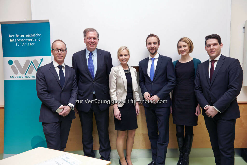 Preisträger 2013 Juryentscheidung zum Thema
Anlegerschutz, Corporate Governance, Kapitalmarkt Österreich
v.l.n.r. Christian Thaler, Wilhelm Rasinger (IVA), Martina Haudum,Martin Oberndorfer, Andrea Wiesinger, Thomas Gaber, © IVA (24.02.2014) 