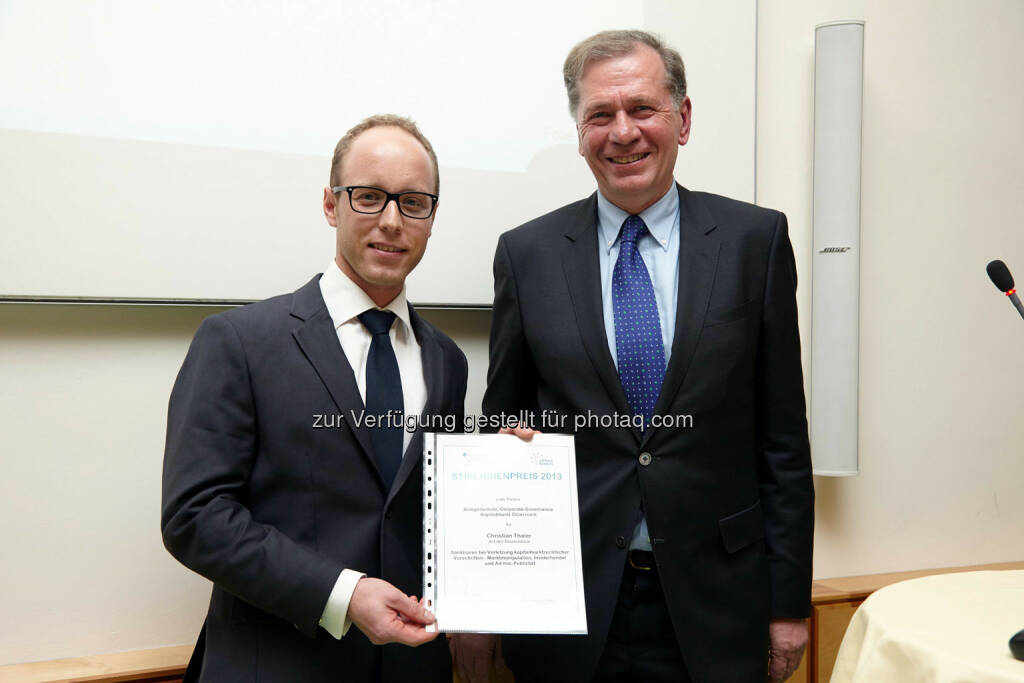 Christian Thaler erhielt den Hauptpreis 2013 mit der Dissertation: „Verletzung kapitalmarktrechtlicher Vorschriften - Marktmanipulation, Insiderhandel und Ad-hoc-Publizität“ im Wert von 4000 Euro., © IVA (24.02.2014) 